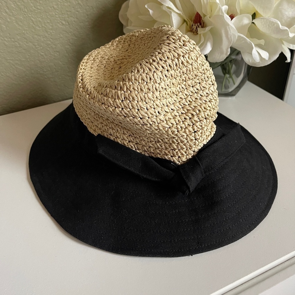 Tropical Friends Straw Hat with Black Brim and Tie